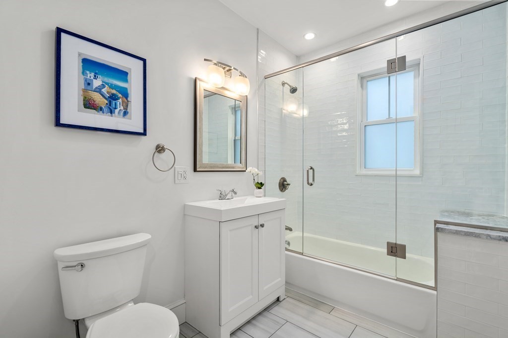 21 Peverell St Unit: 2