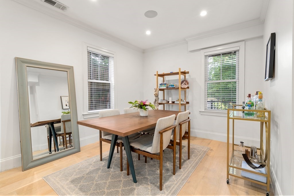 21 Peverell St Unit: 2