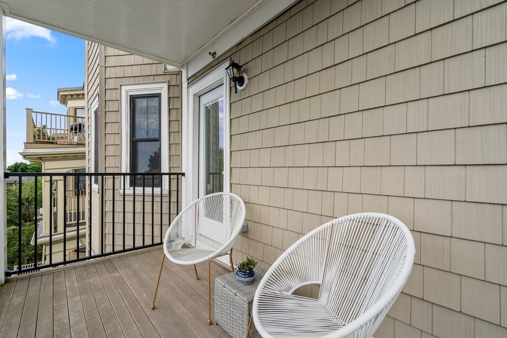 21 Peverell St Unit: 2