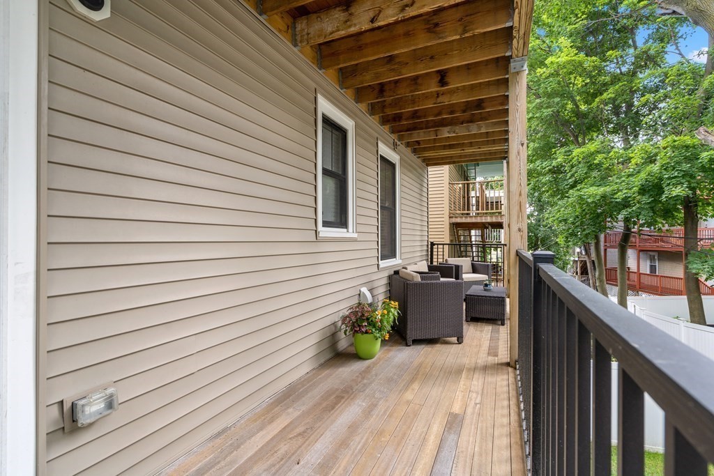 21 Peverell St Unit: 2