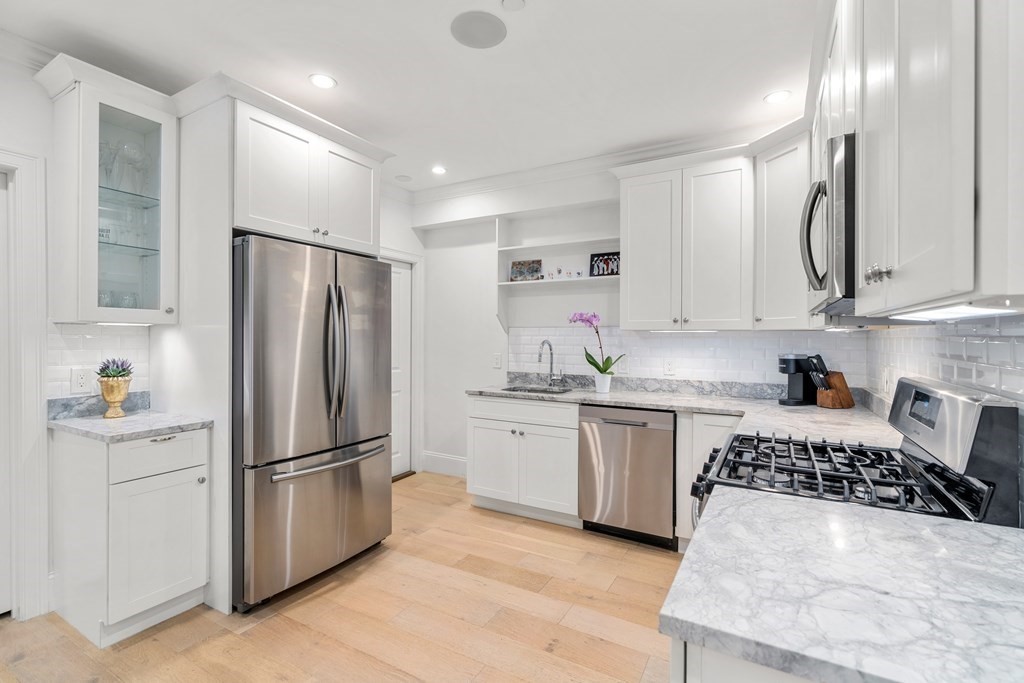 21 Peverell St Unit: 2