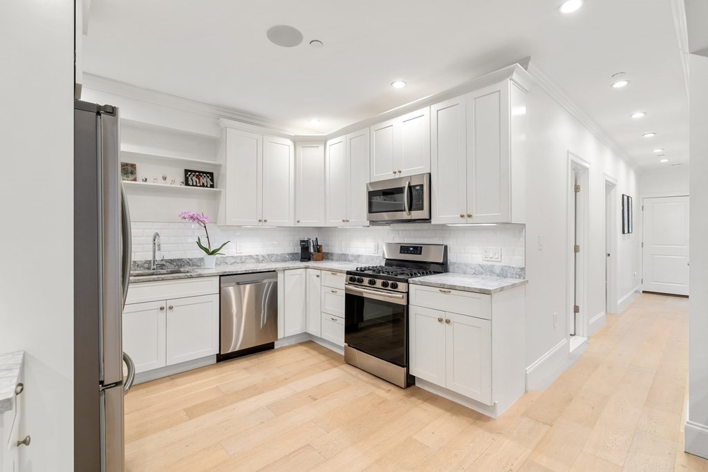 21 Peverell St Unit: 2