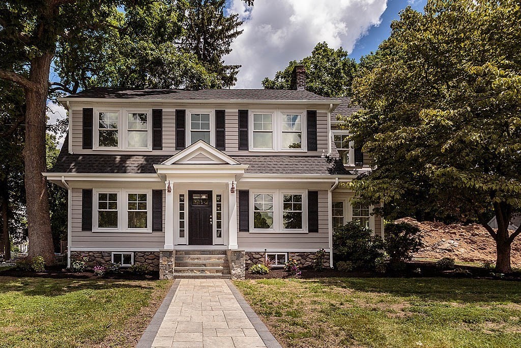 5 Meredith Cir