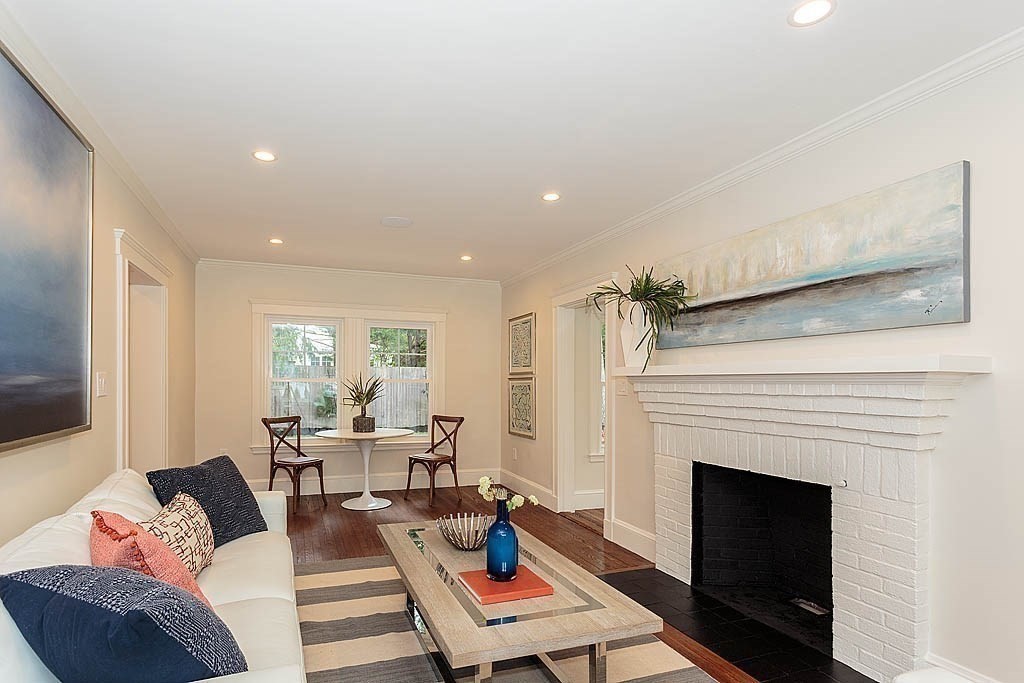 5 Meredith Cir