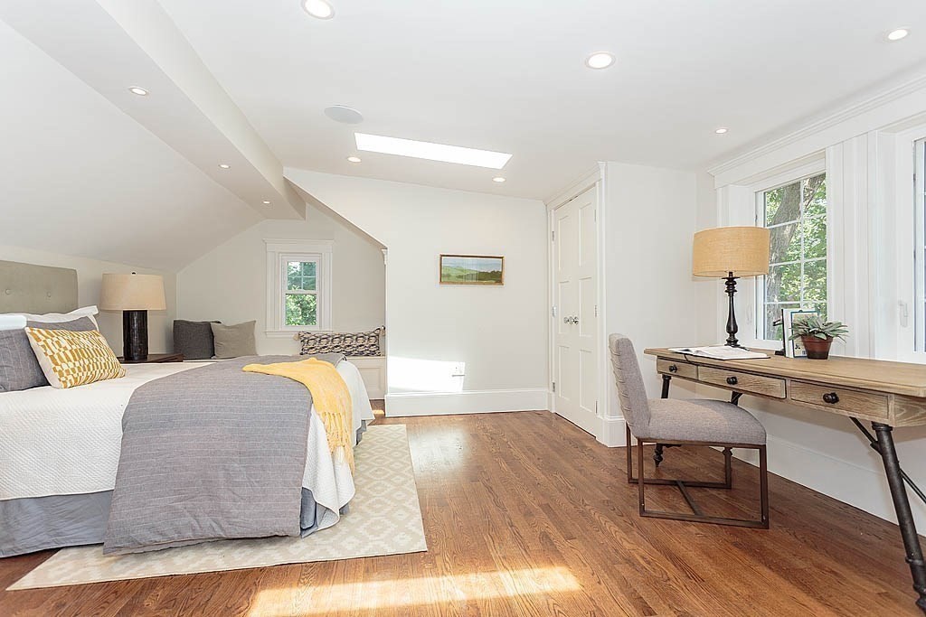 5 Meredith Cir