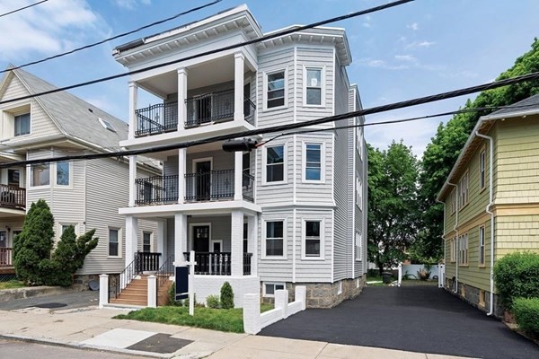 130 Wrentham St Unit: 2