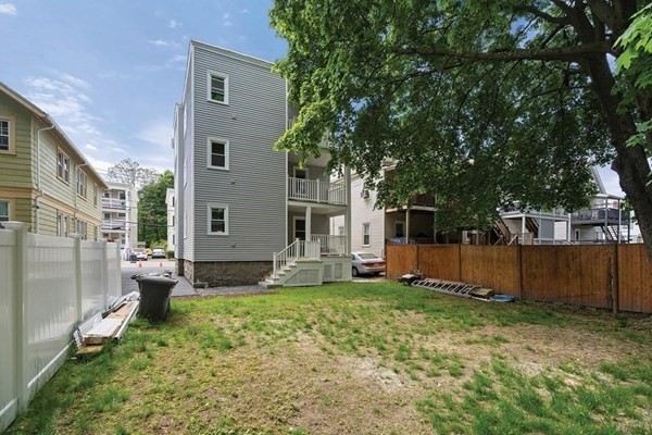 130 Wrentham St Unit: 2