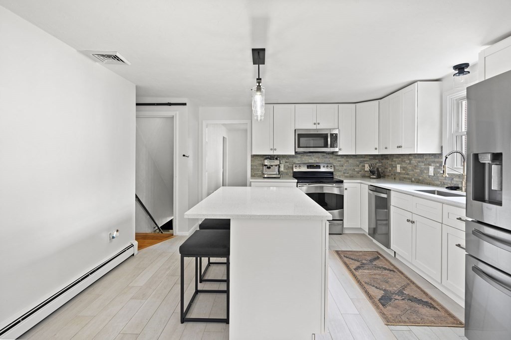 32 Hall Pl