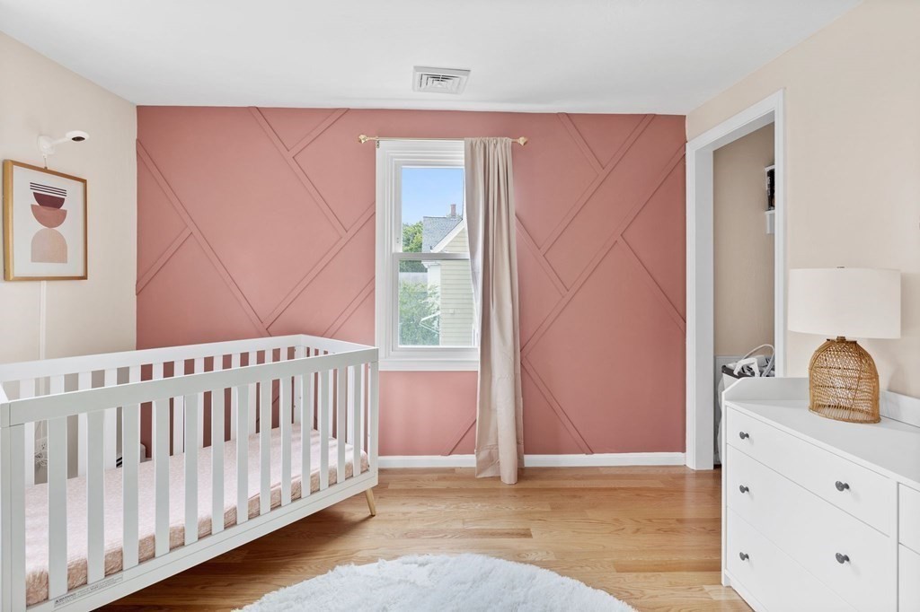 32 Hall Pl