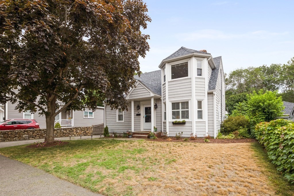 32 Hall Pl
