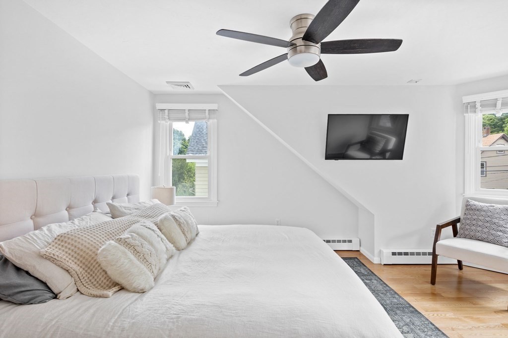 32 Hall Pl