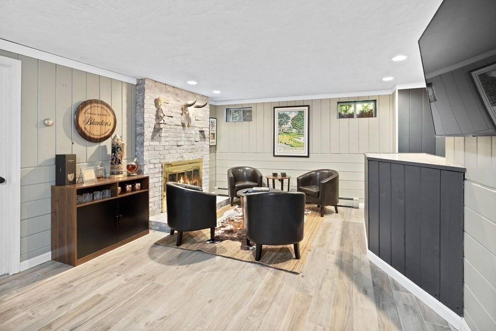 32 Hall Pl