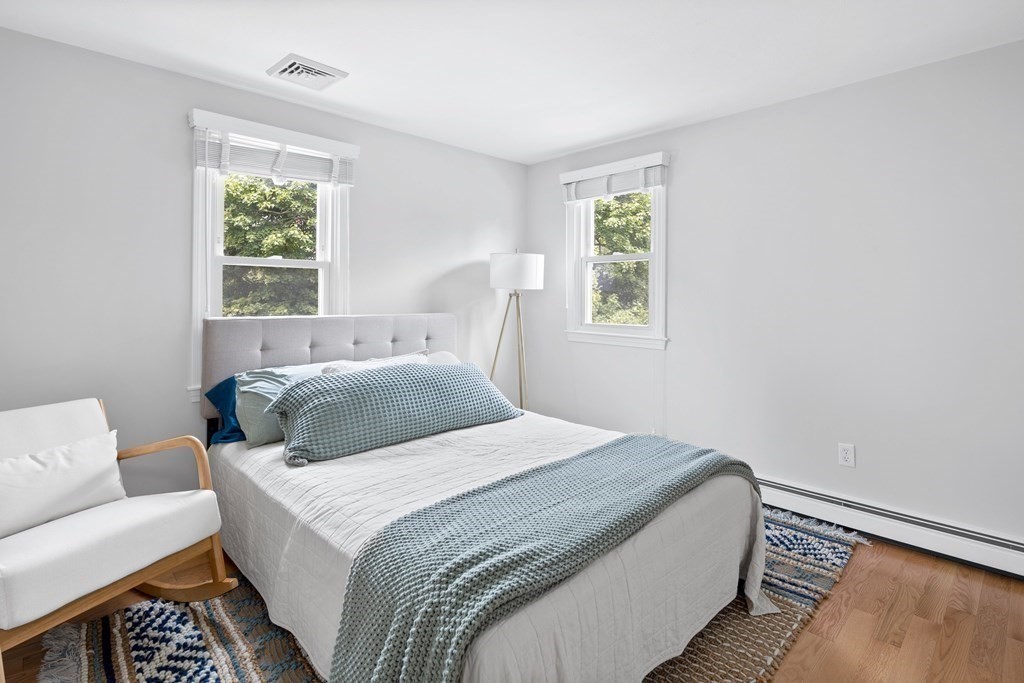 32 Hall Pl