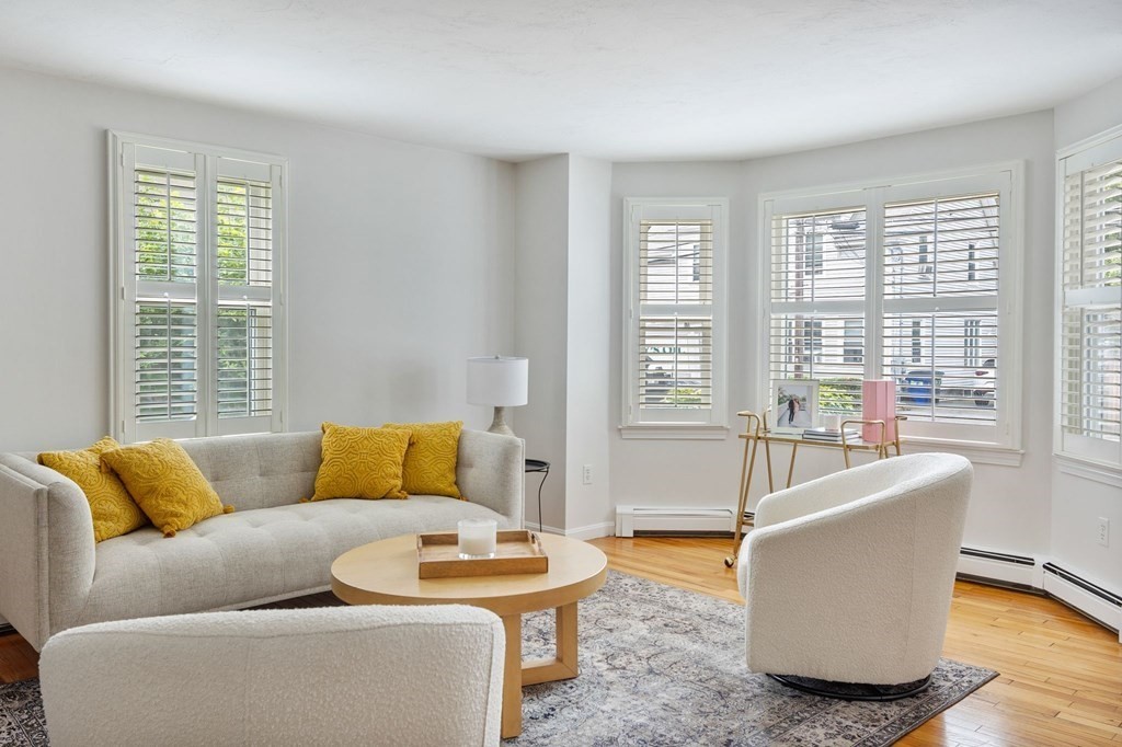 32 Hall Pl