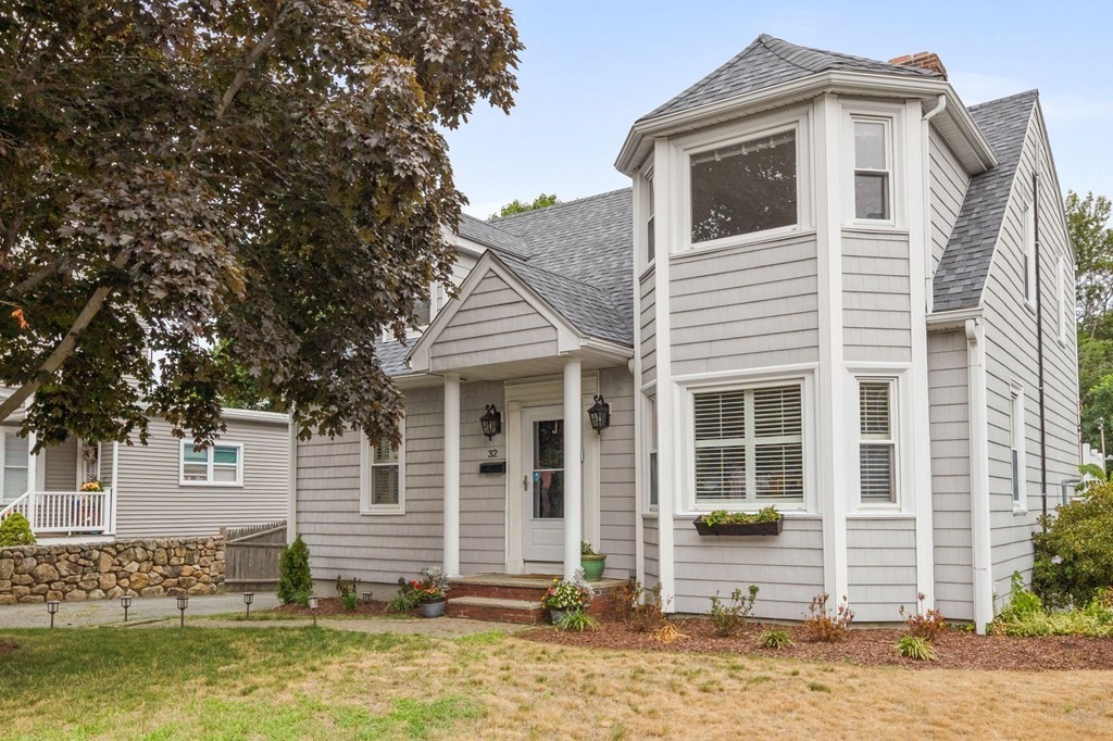 32 Hall Pl