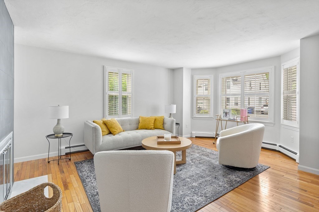 32 Hall Pl
