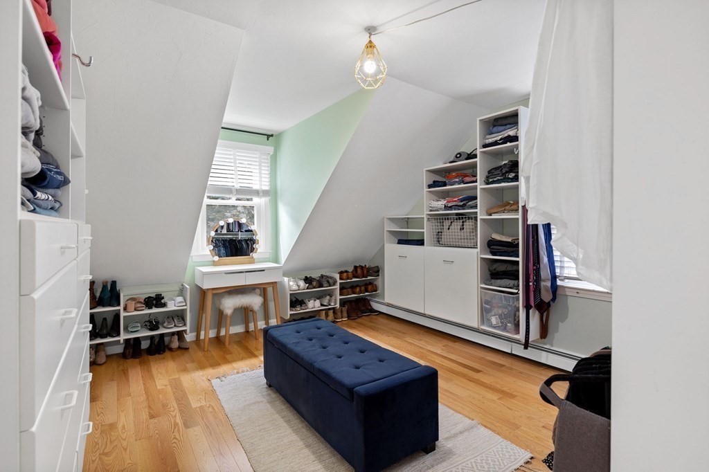 32 Hall Pl