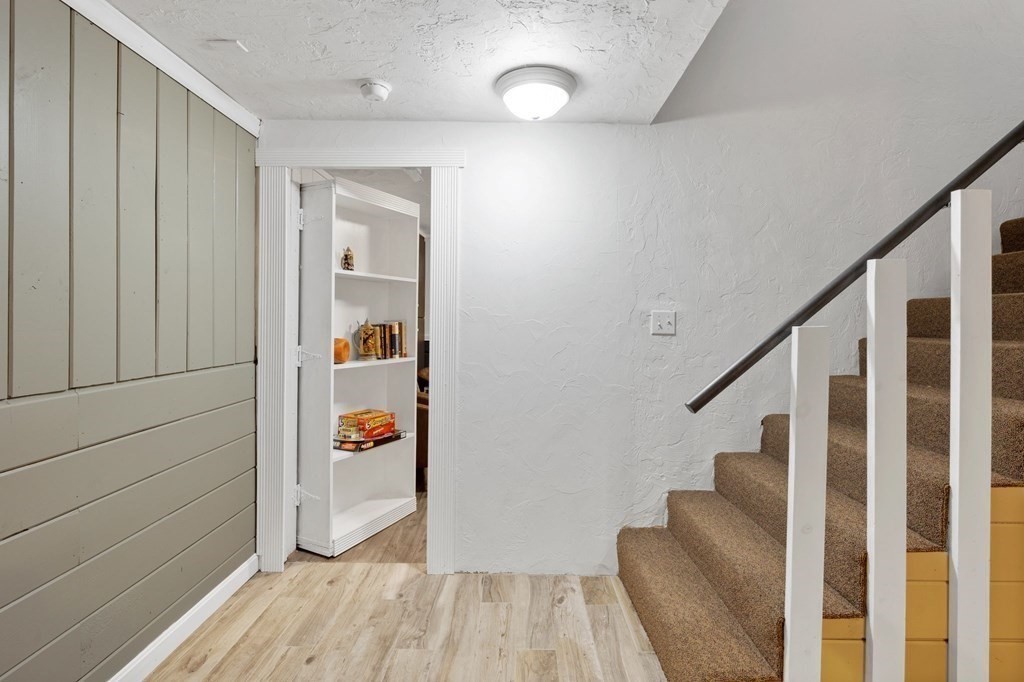 32 Hall Pl
