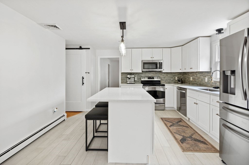 32 Hall Pl