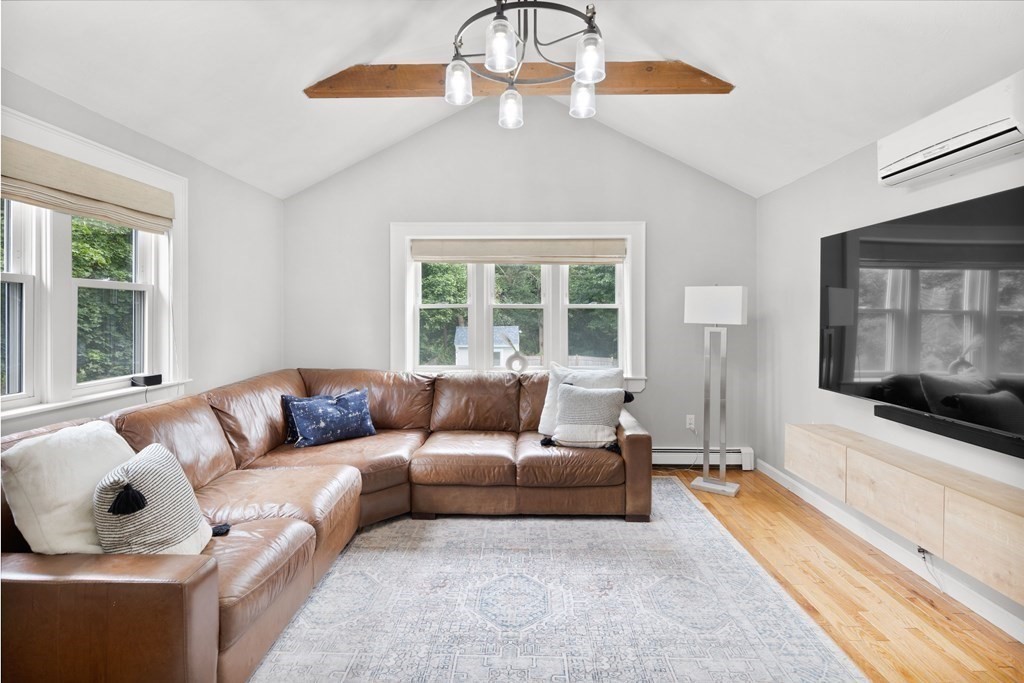 32 Hall Pl