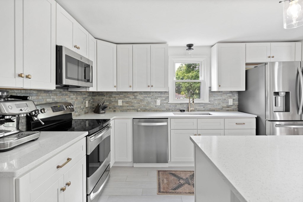 32 Hall Pl
