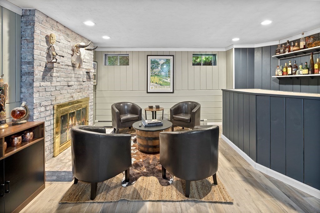 32 Hall Pl