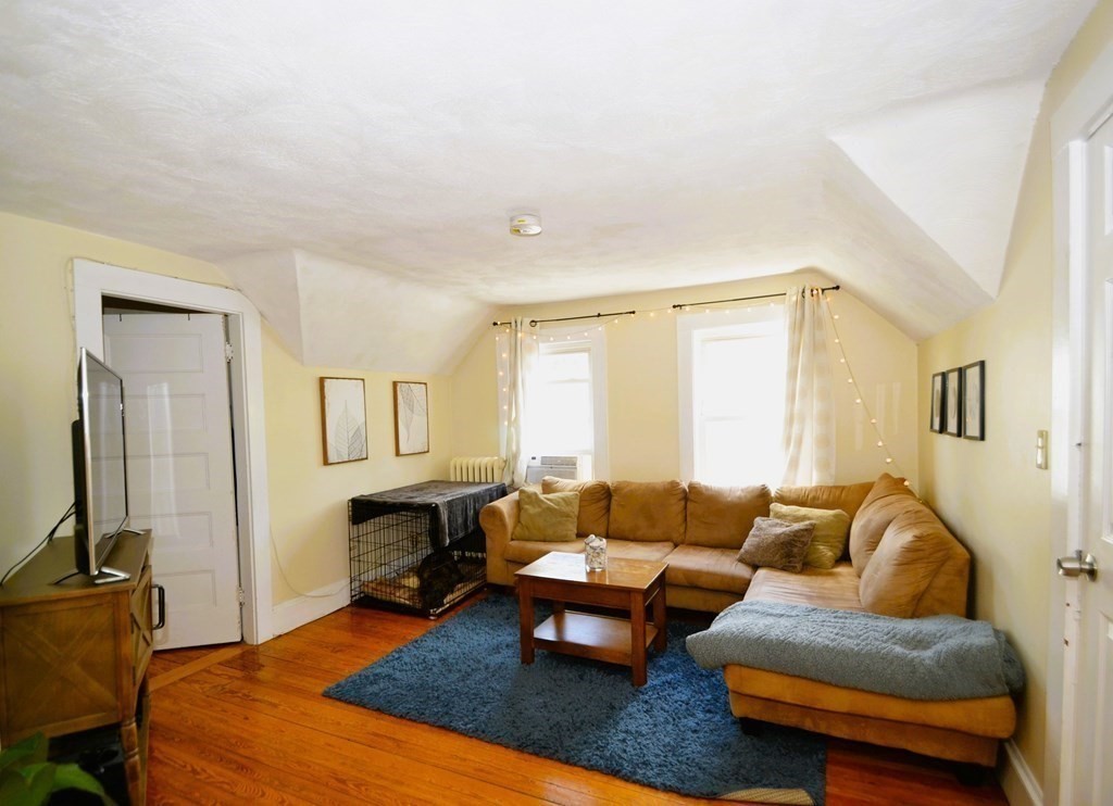 41 Marion Street Unit: 3