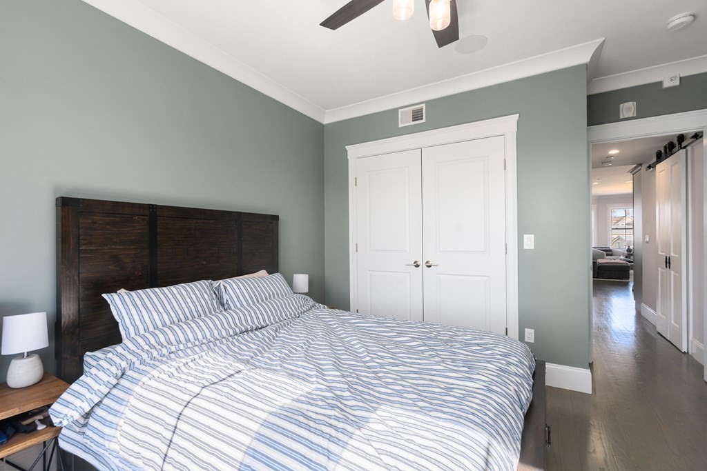 8 Enterprise St Unit: 3