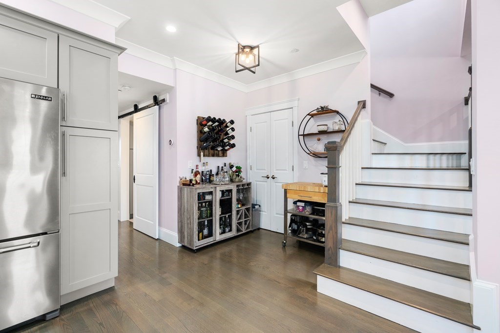 8 Enterprise St Unit: 3