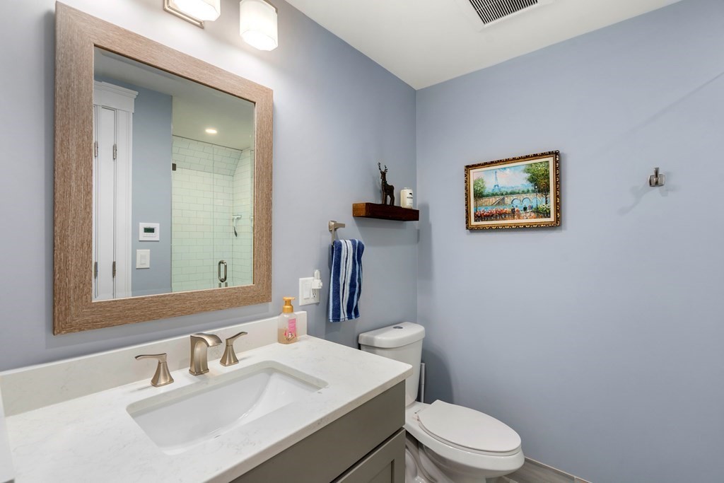 8 Enterprise St Unit: 3