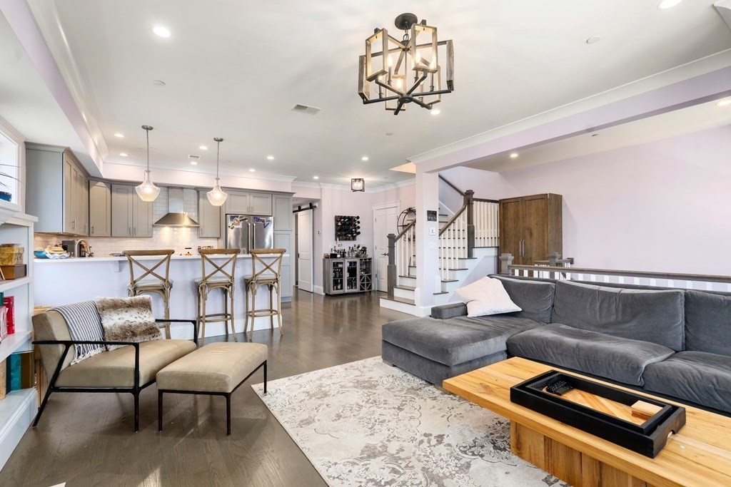 8 Enterprise St Unit: 3