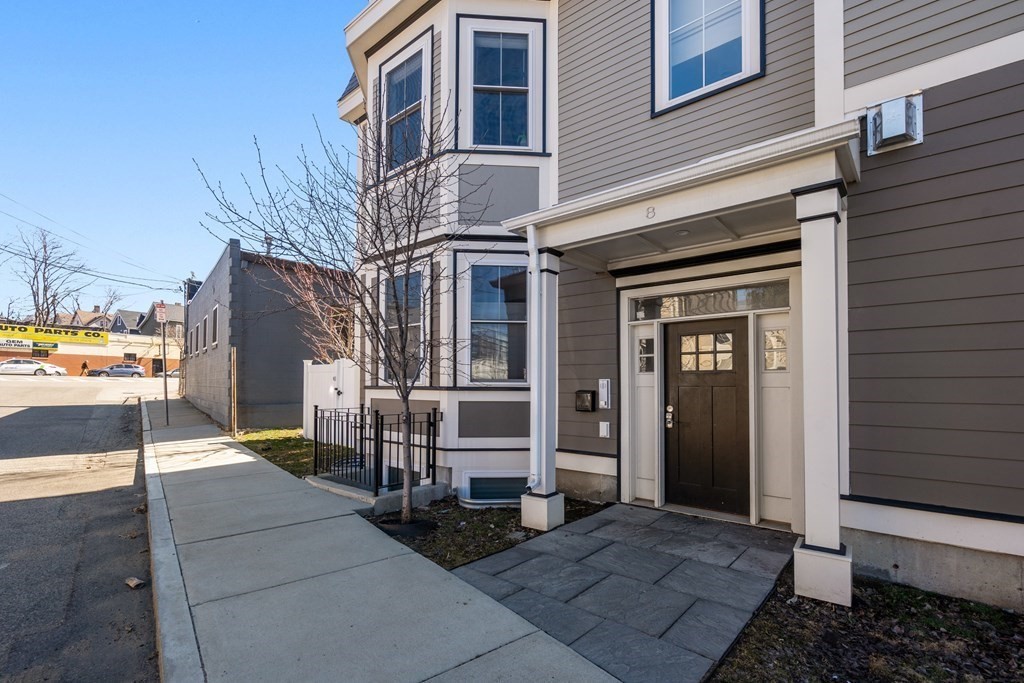 8 Enterprise St Unit: 3