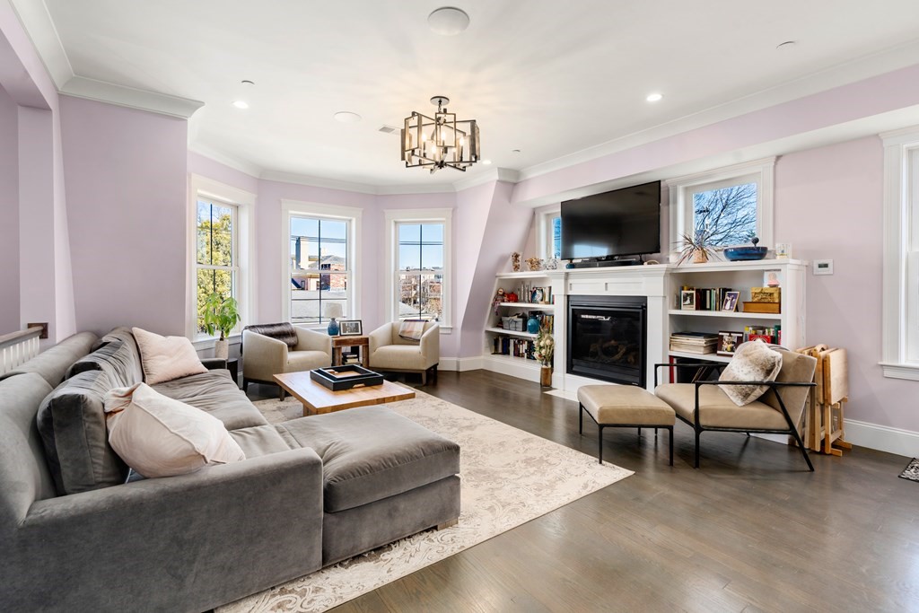 8 Enterprise St Unit: 3