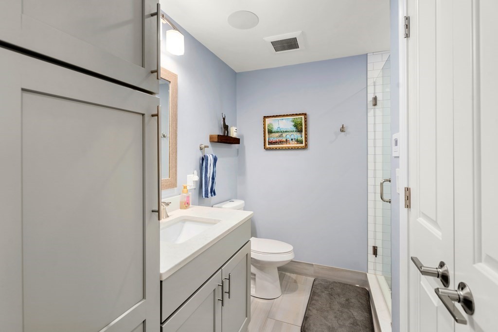 8 Enterprise St Unit: 3