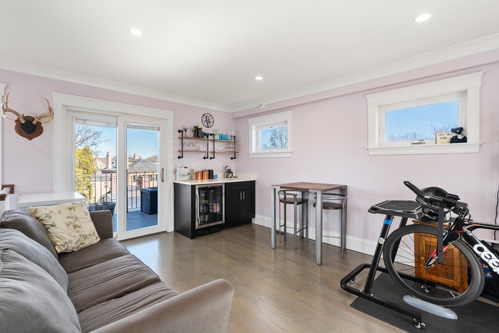 8 Enterprise St Unit: 3