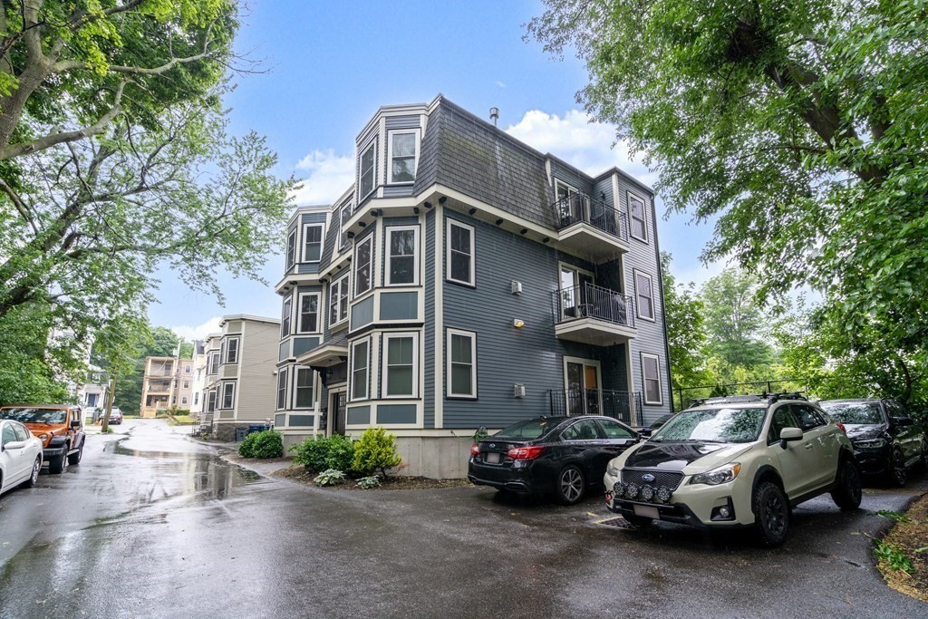 8 Sea View Ter Unit: #2