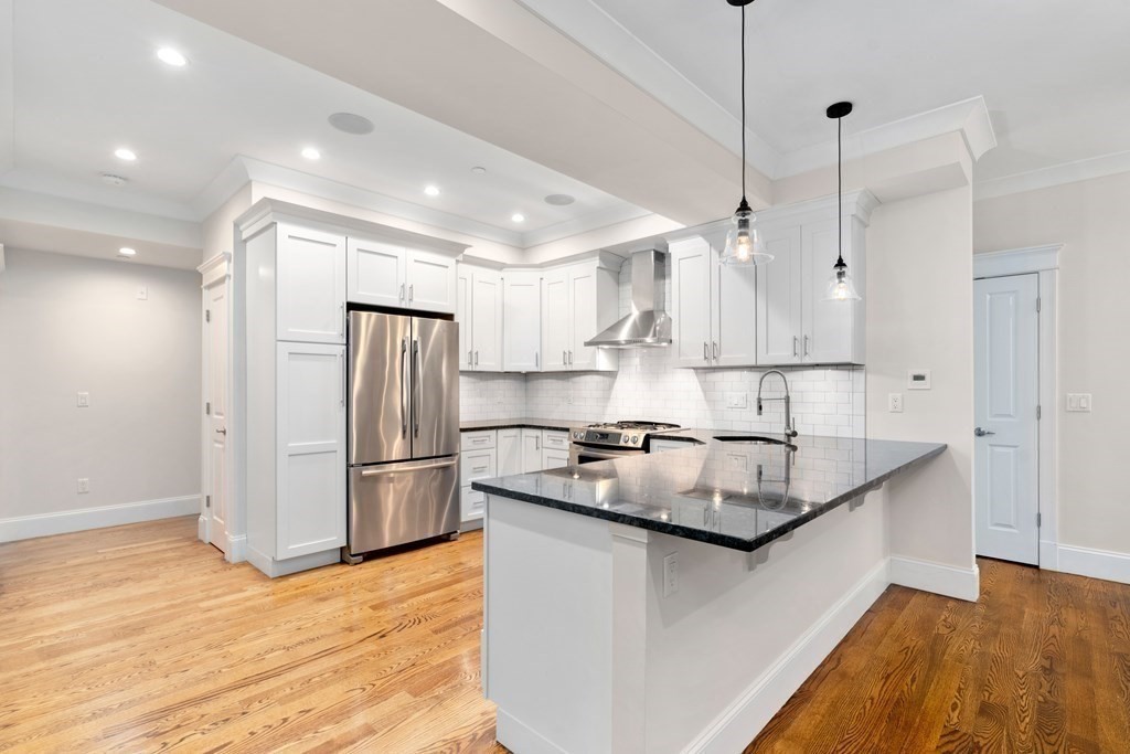 8 Sea View Ter Unit: #2