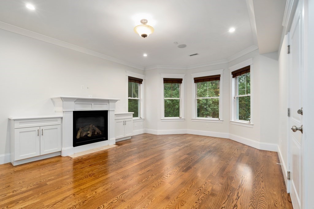 8 Sea View Ter Unit: #2