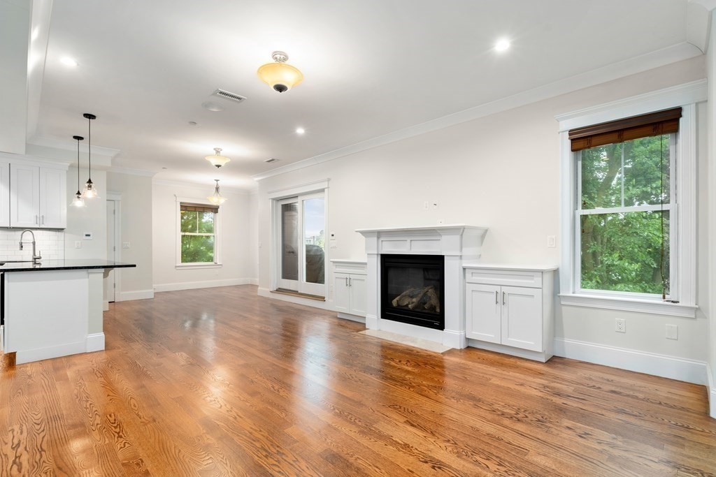 8 Sea View Ter Unit: #2