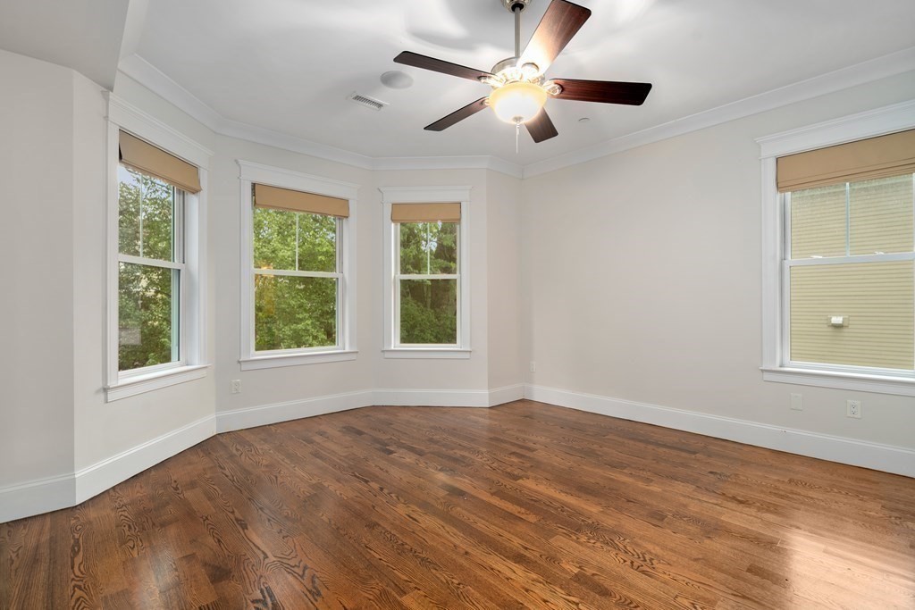 8 Sea View Ter Unit: #2