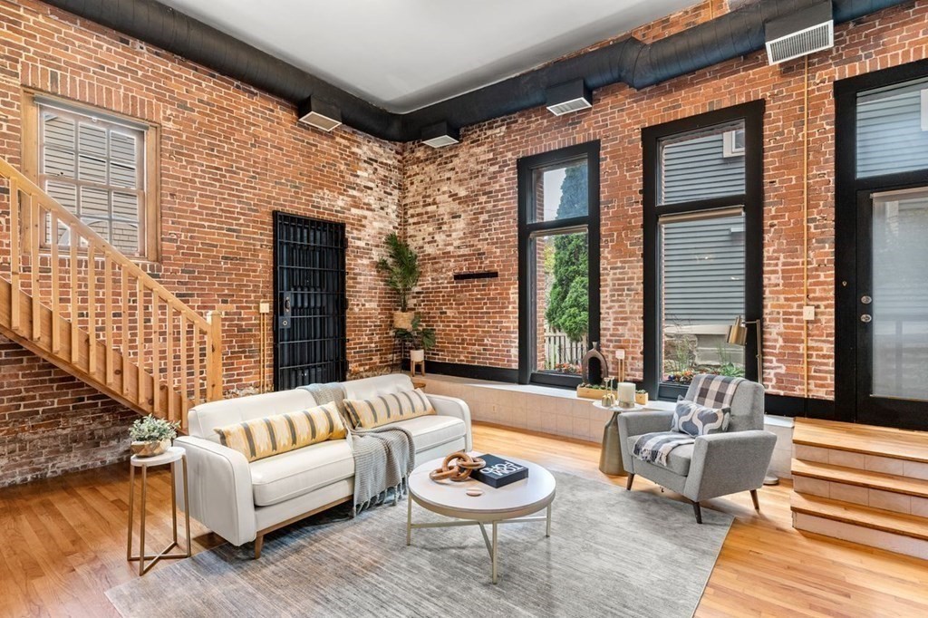 28 Seaverns Avenue Unit: 12