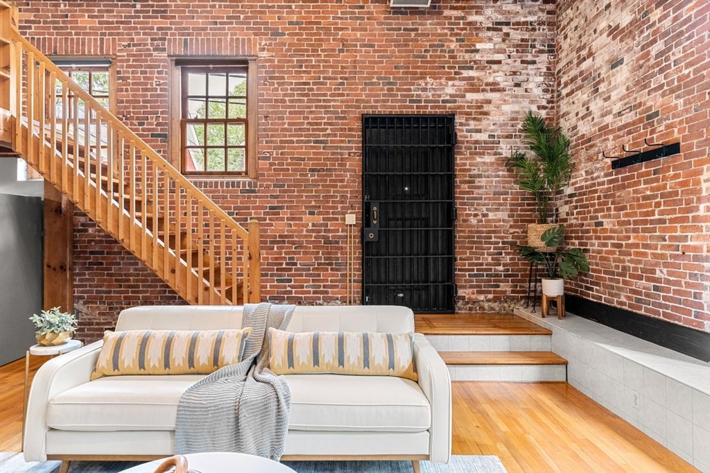 28 Seaverns Avenue Unit: 12