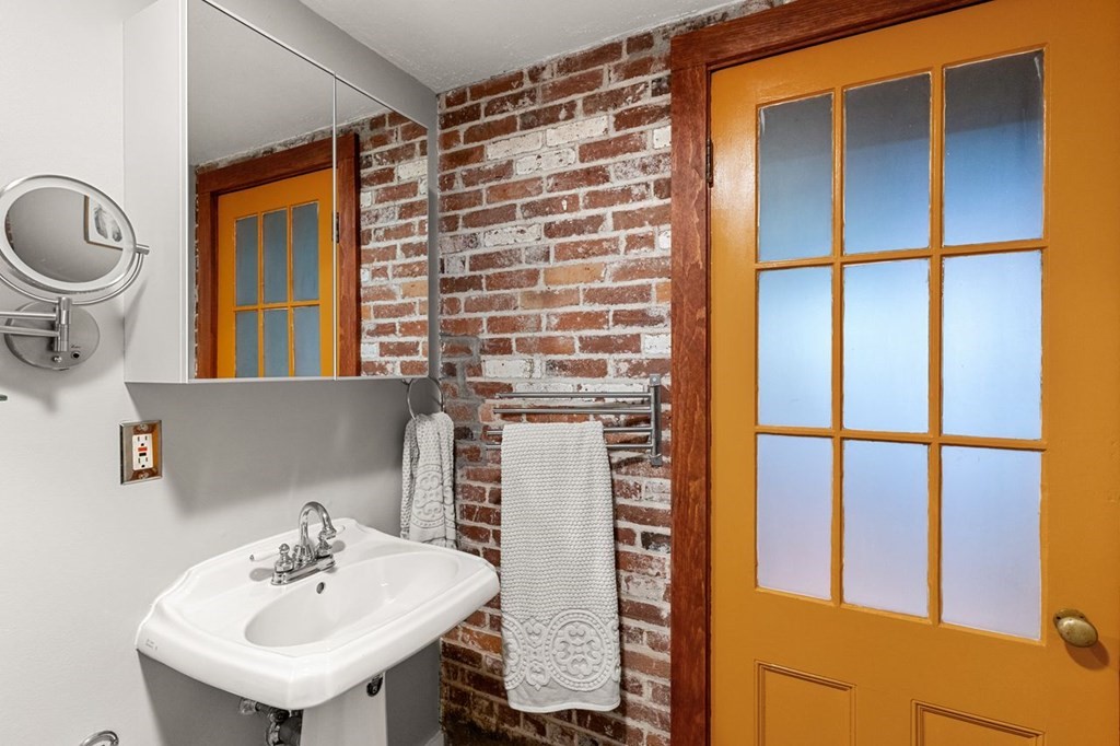 28 Seaverns Avenue Unit: 12