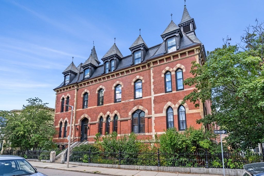 28 Seaverns Avenue Unit: 12