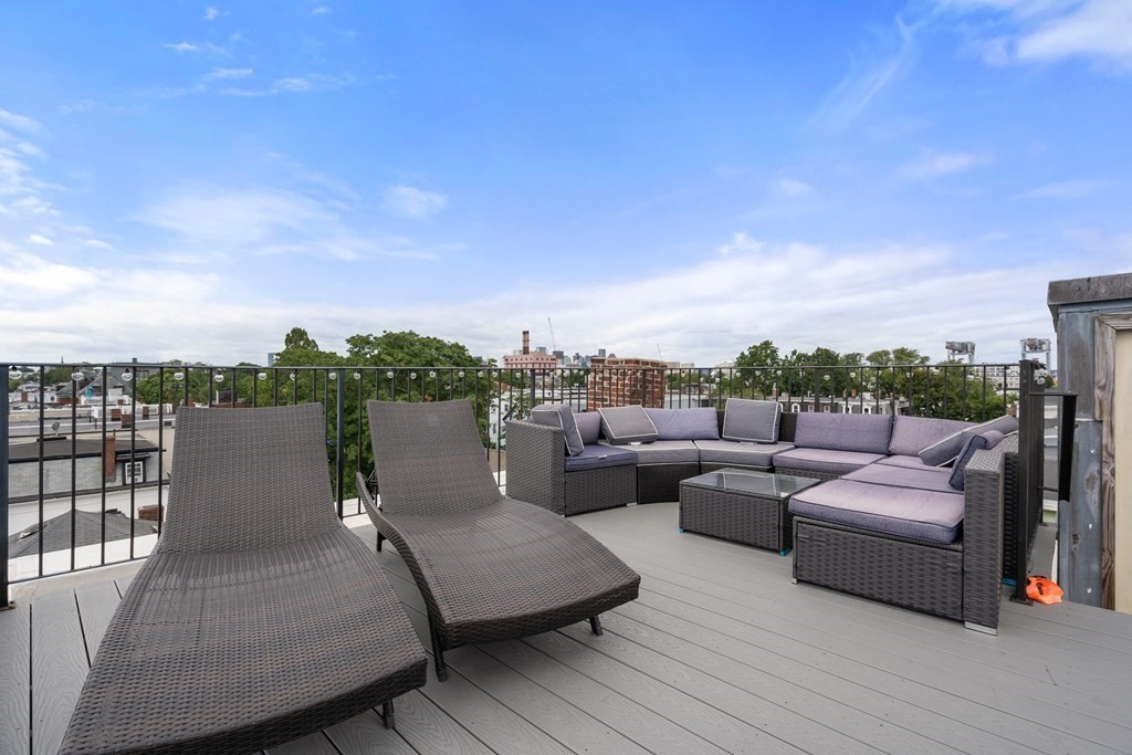 828-830 E 5th St Unit: 5