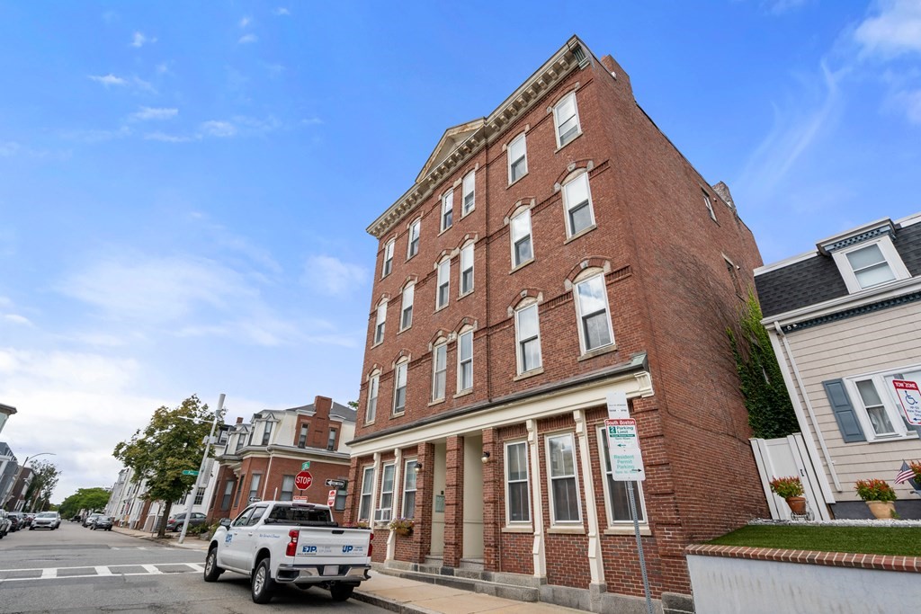 828-830 E 5th St Unit: 5