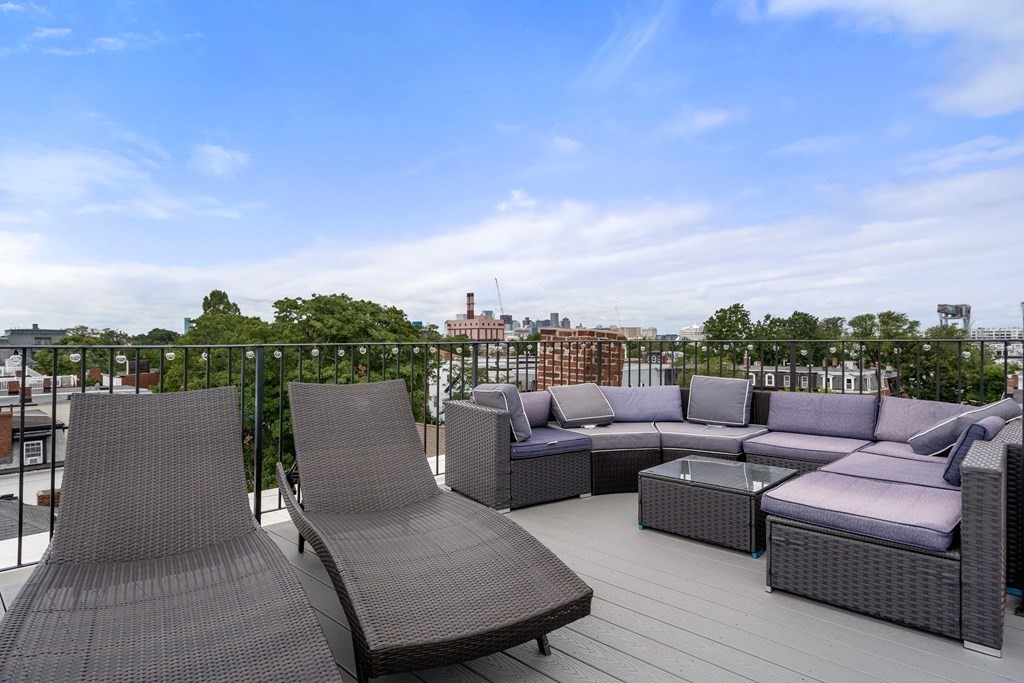 828-830 E 5th St Unit: 5