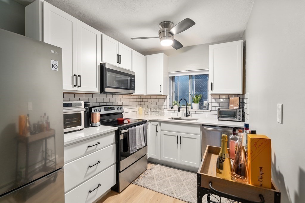 549 Adams St Unit: 4