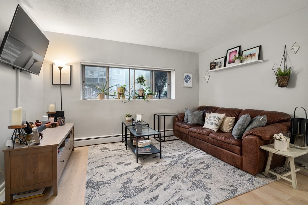 549 Adams St Unit: 4