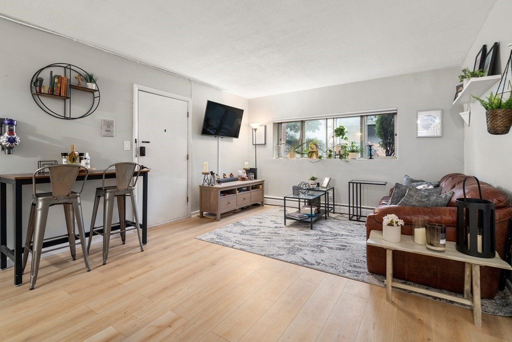 549 Adams St Unit: 4